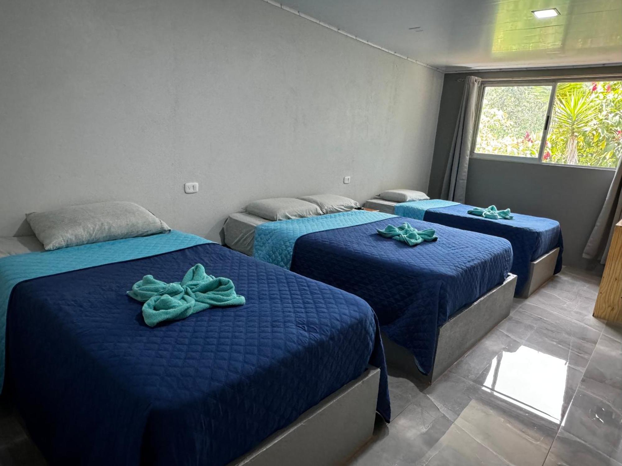 Hotel Uran Rivas Екстериор снимка