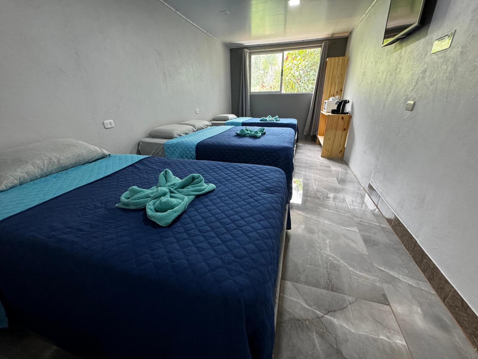Hotel Uran Rivas Екстериор снимка