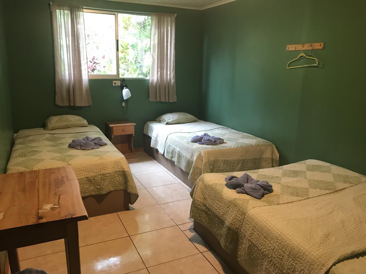 Hotel Uran Rivas Екстериор снимка