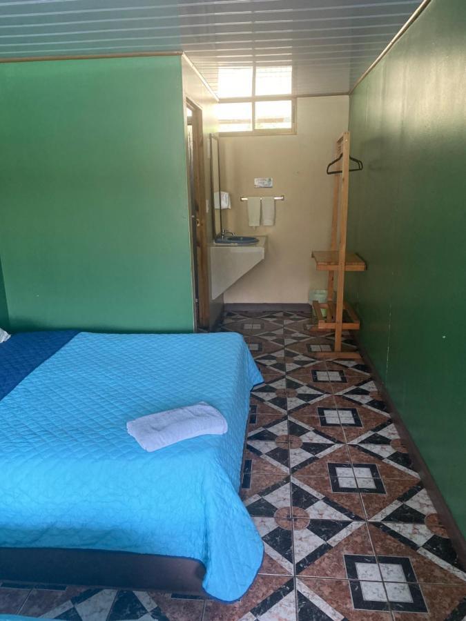Hotel Uran Rivas Екстериор снимка