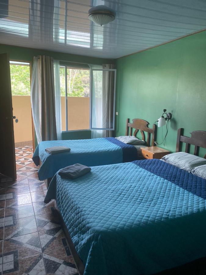 Hotel Uran Rivas Екстериор снимка
