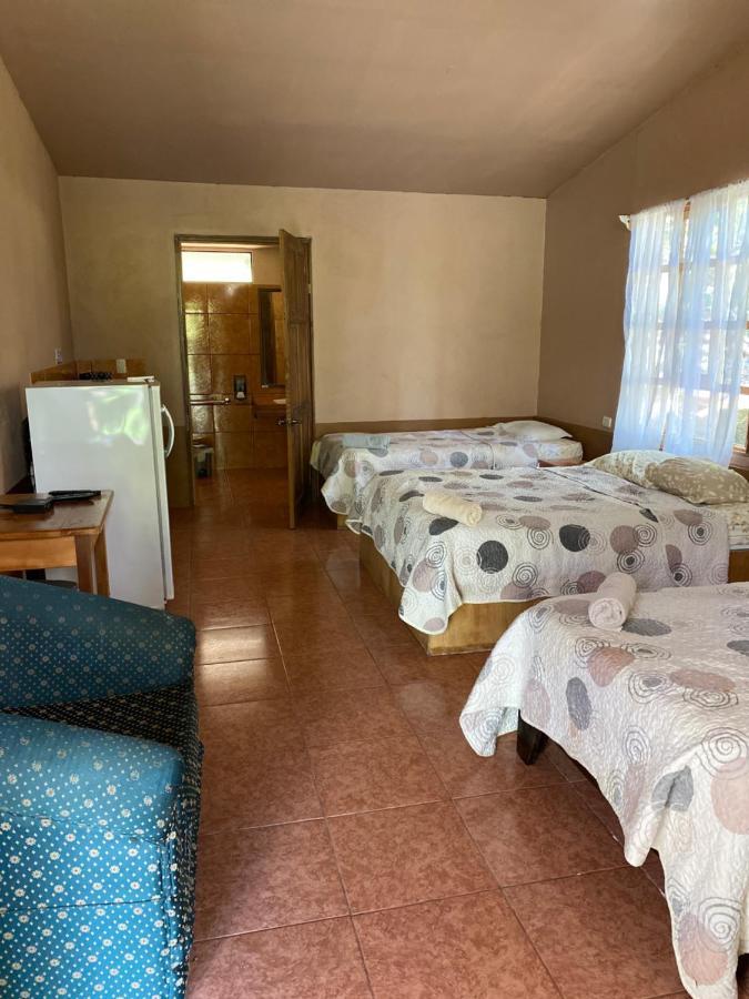 Hotel Uran Rivas Екстериор снимка