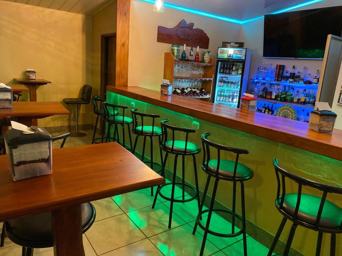 Hotel Uran Rivas Екстериор снимка
