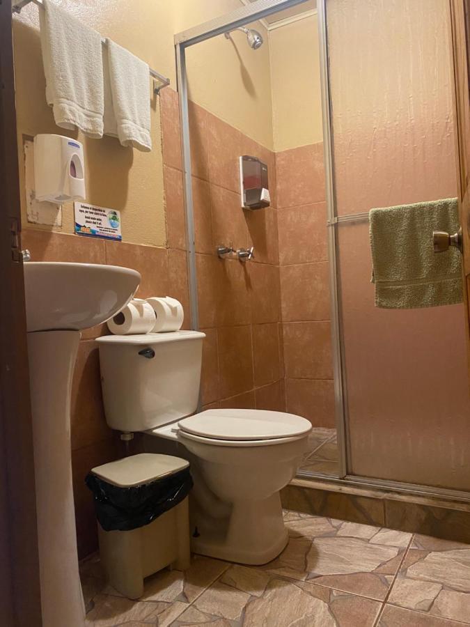 Hotel Uran Rivas Екстериор снимка