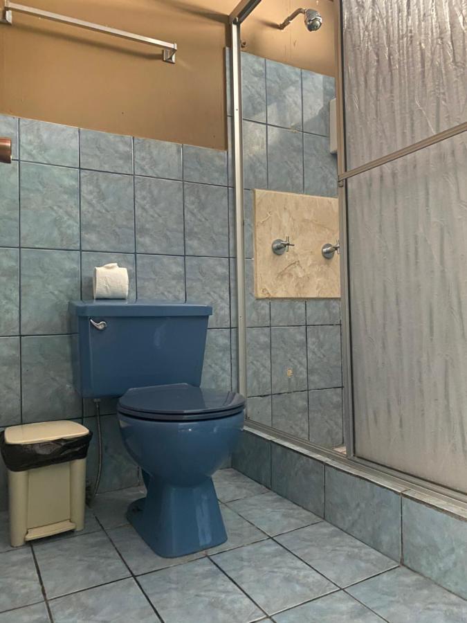 Hotel Uran Rivas Екстериор снимка